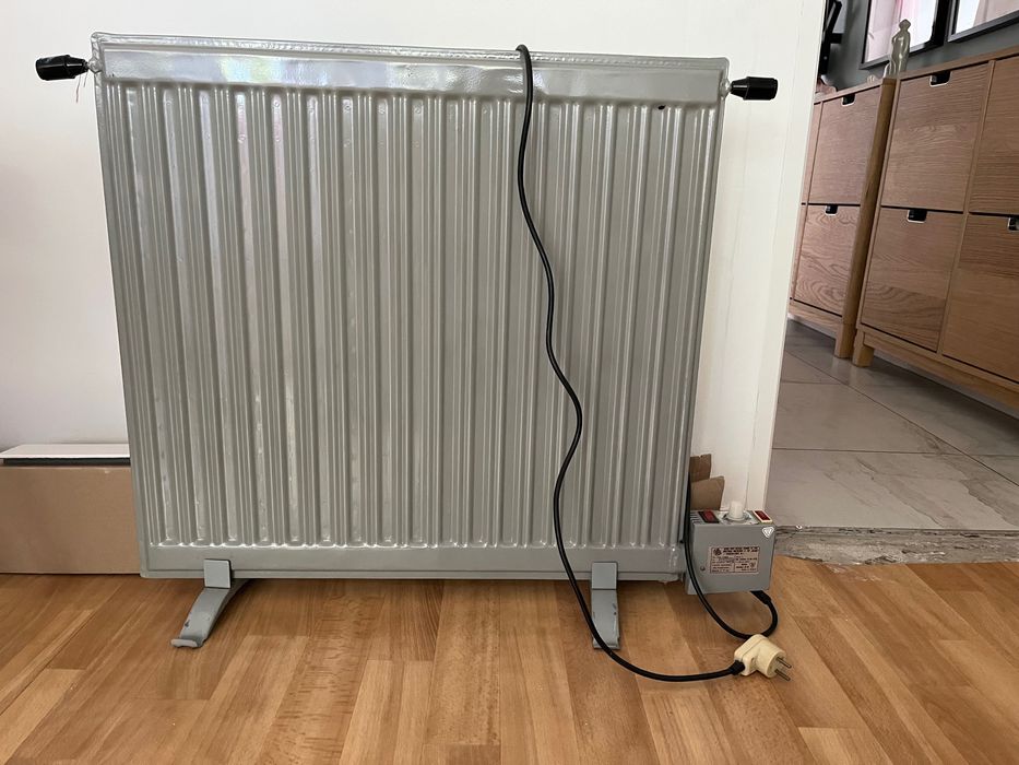 Grzejnik panelowy, elektryczny, olejowy