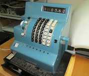 Кассовый аппарат советский А1Т-4-400-2 выпуска 1979 года .
