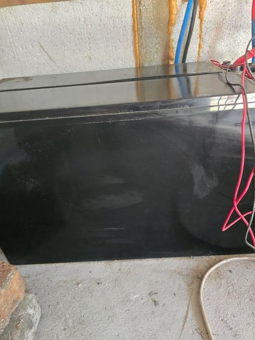 Инвертор с акумуляторами