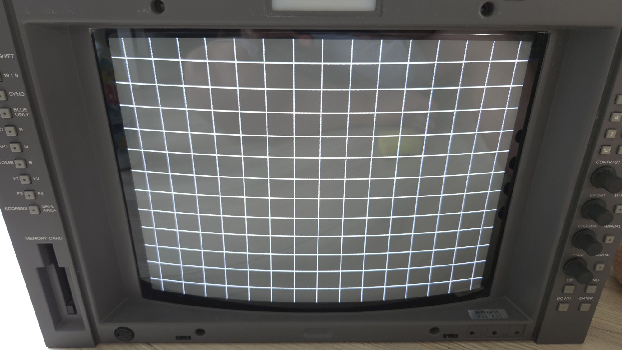 Retro monitor crt Sony BVM 14F5E model wyzszy od PVM