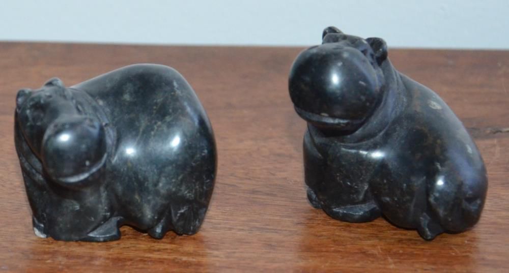 Par de Estatuetas Hipopótamos (pretos)– Origem: Zimbabwe