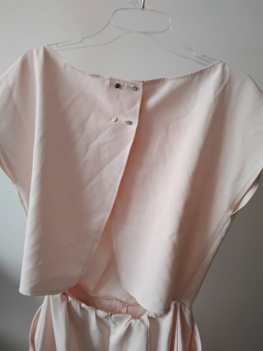 Kombinezon Yulla M jasny różowy pudrowy roz elegancki