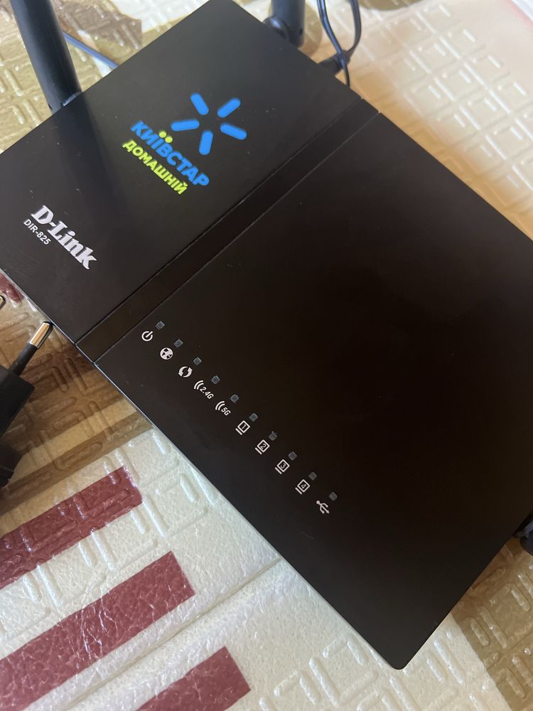 Роултер Маршрутизатор D-Link DIR-825