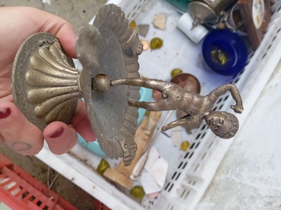 Cinzeiro de criança metal