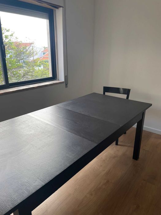 Conjunto mesa de jantar extensível IKEA modelo BJURSTA + 4 cadeiras