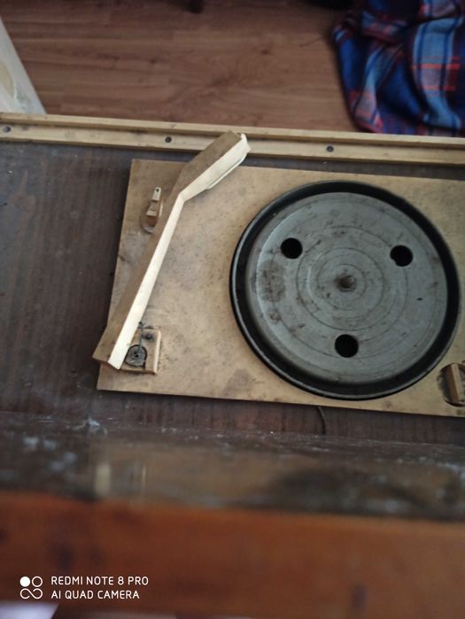 Продам радіолу 68 року випуску. Під ремонт або на зап. Частини.