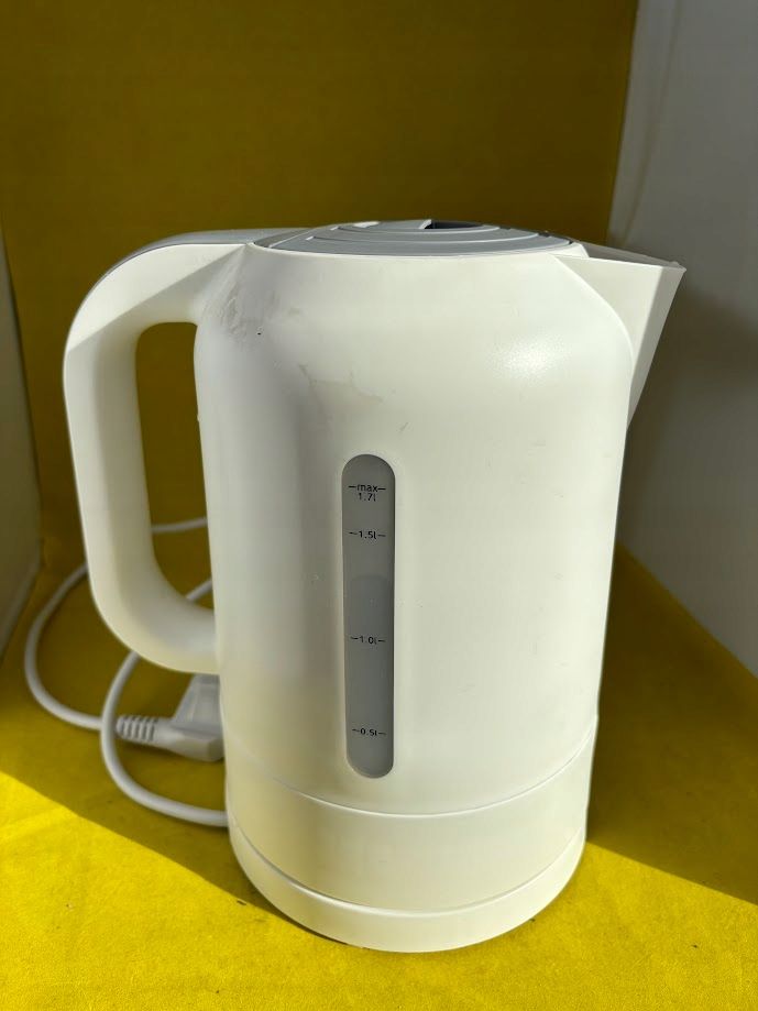 outlet czajnik elektryczny russell hobbs  2200 w biały