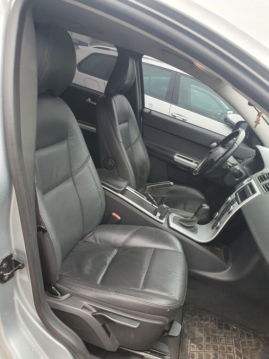 Автомобіль вольво