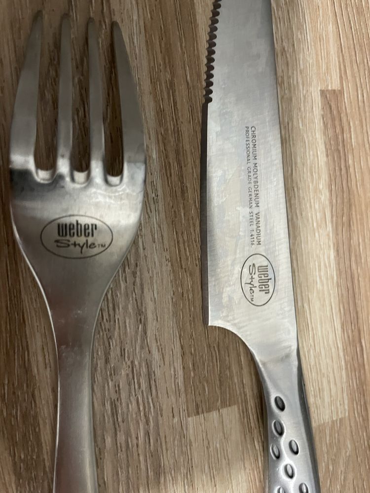 Komplet  sztucców do steków DELUXE Weber