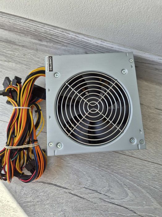 за півціни як новий блок Chieftec iArena GPB-400S (4+4 CPU\6+2 GPU)
