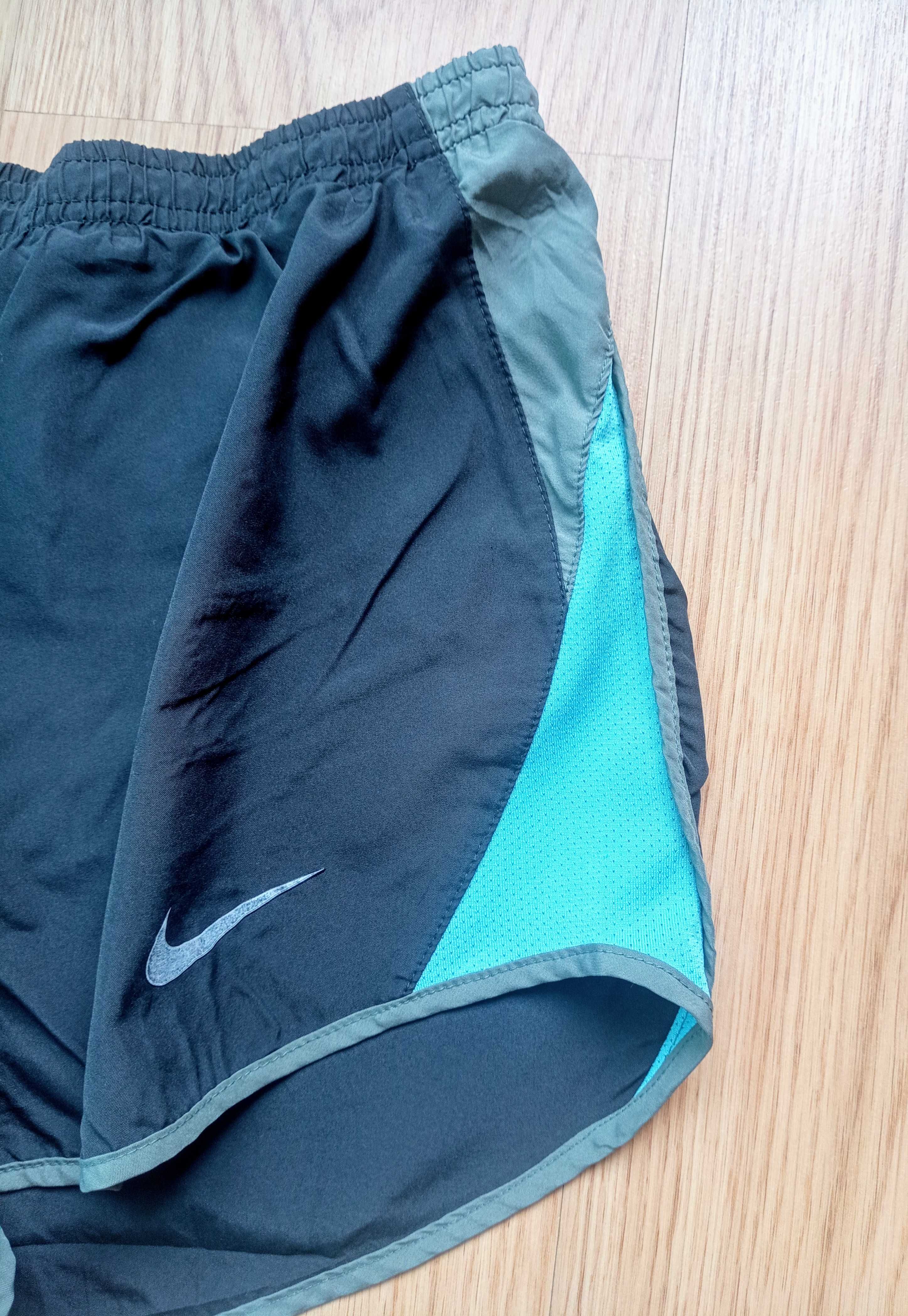 calções de senhora Nike Dri-Fit, tamanho S