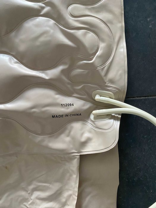 3 Colchões anti-escaras de pressão alternada e 2 compressores