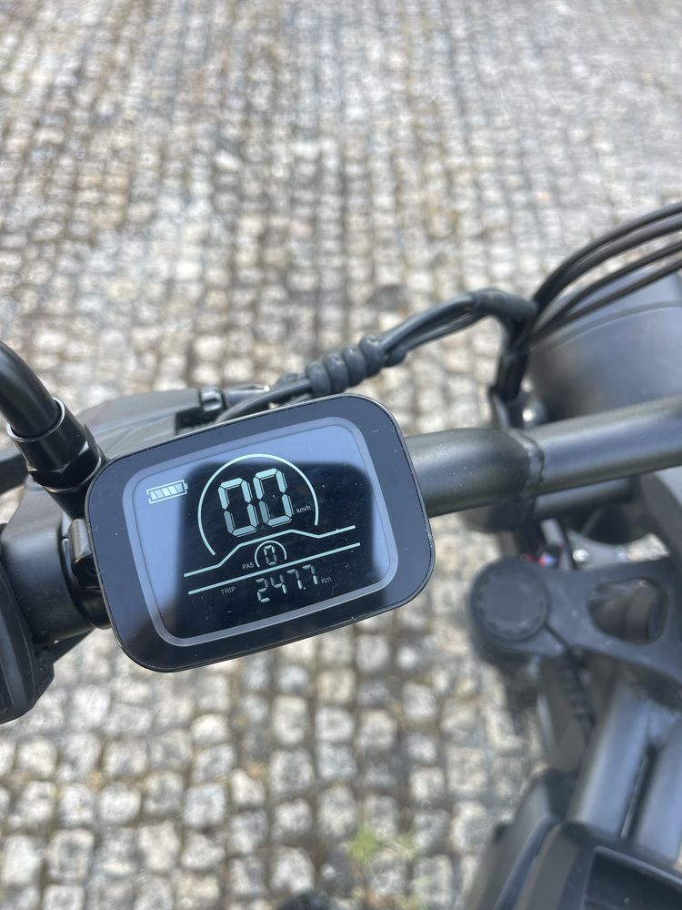 Bicicleta elétrica Engwe M20 preta 2 baterias como nova