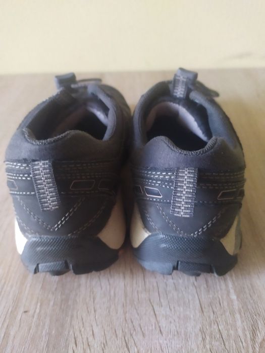 Кроссовки на мальчика 33 р.