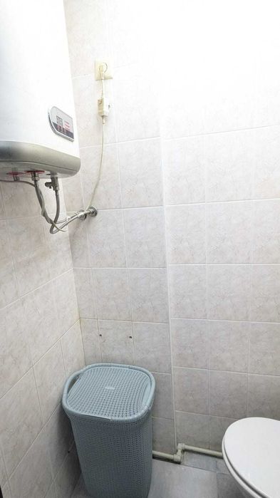 Арсенальна, Івана Мазепи 3-Б, поруч фуд-корт, урядовий квартал