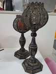 dois candelabros