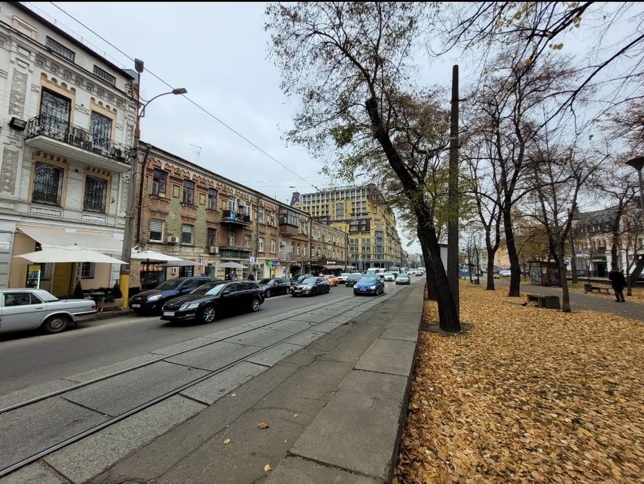 Сдаётся помещение офисного типа Нижний Вал 23 метро Контрактовая пл.