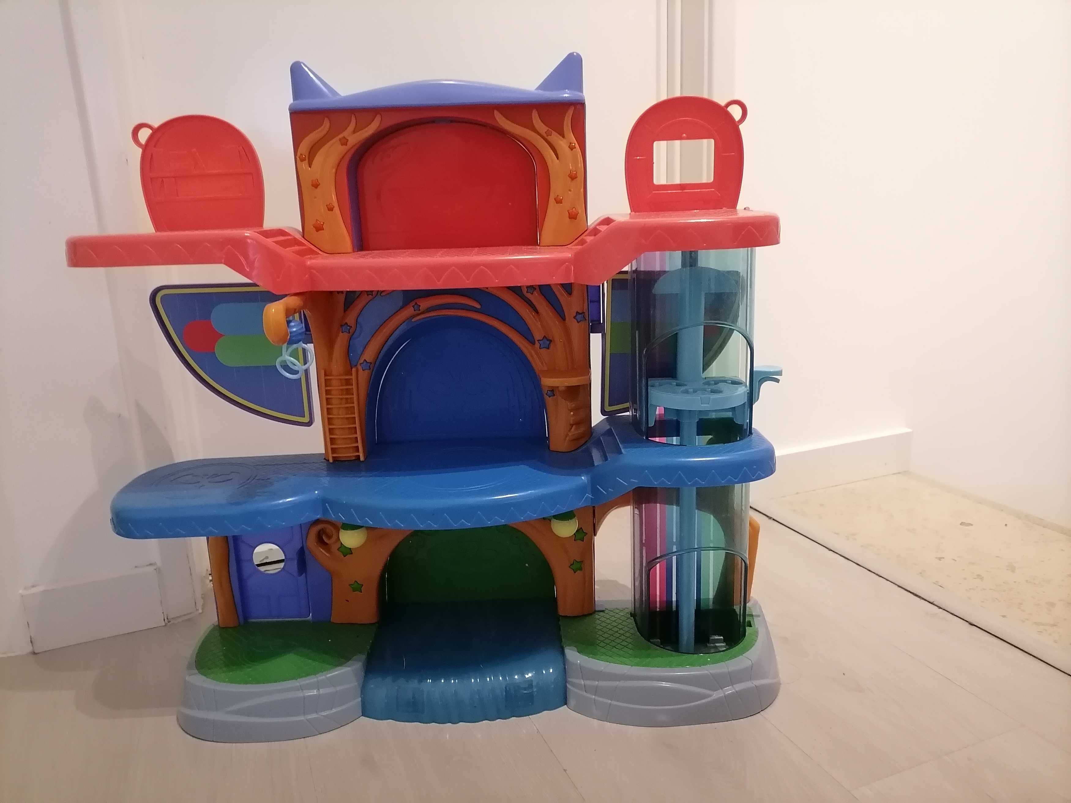 Base dos PJ Masks
