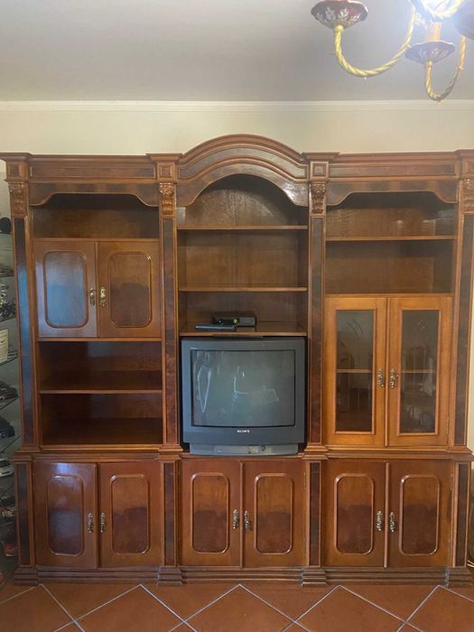 Vendo armário para sala