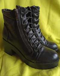 Botas pretas Mandarina