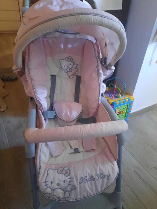 Vendo carrinho de passei HELLO KITTY em muito bom estado