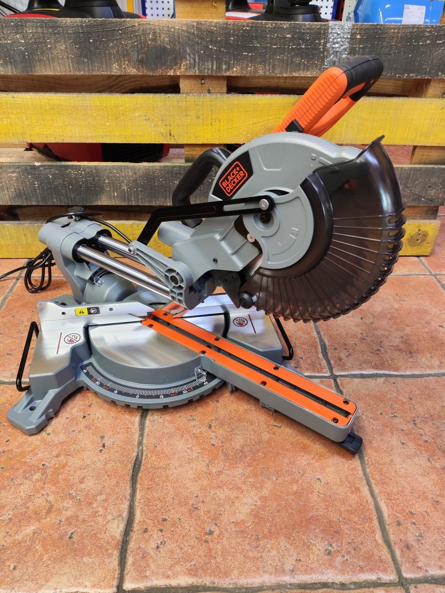 Пила торцовочная сетевая BLACK+DECKER BES700/216мм/XPS/1.6кВт/гар2/Дне