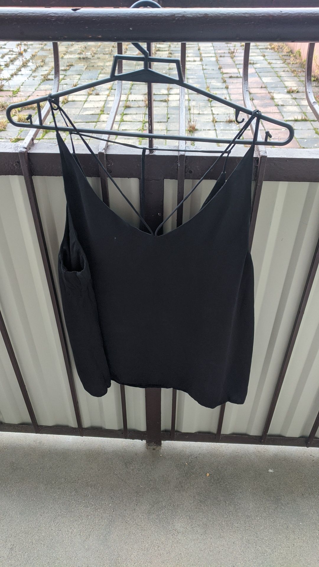 Czarna klasyczna koszulka na ramiączkach top shop rozmiar  XXL 44
