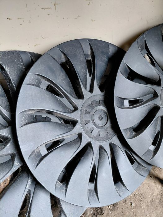 Ковпаки Tesla model Y