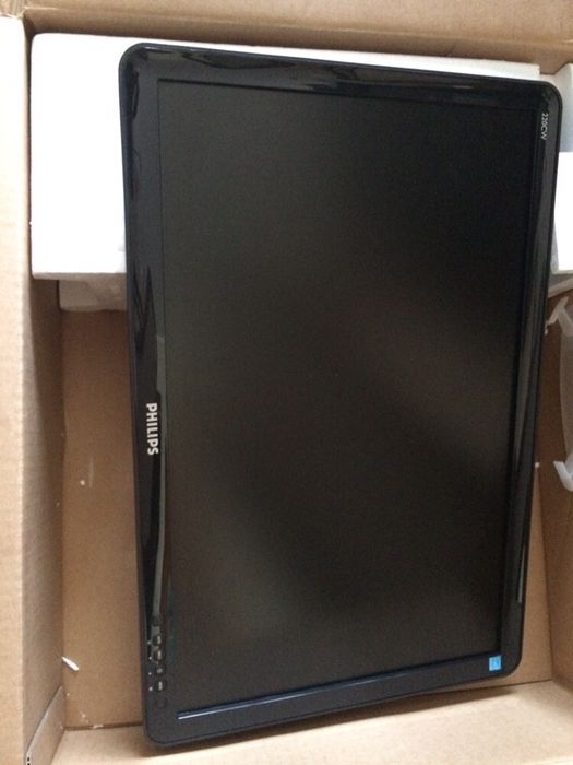 Monitor Phillips com 22”