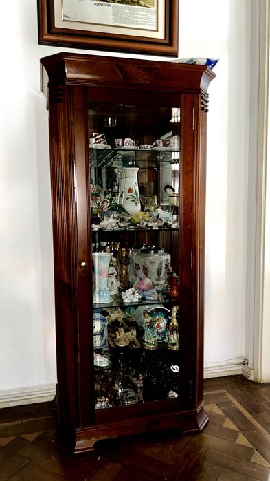 Pequena cristaleira em cerejeira (120x55 cm)