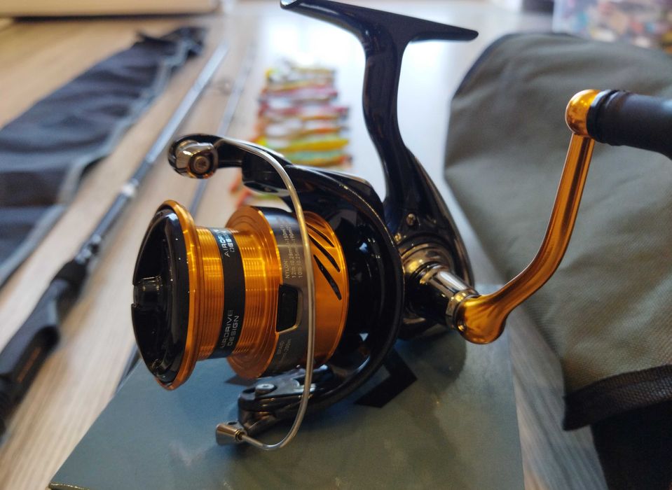 spinning SAVEGE GEAR sg2 274cm 15-40g  koło DAIWA 4000 westin cannibal