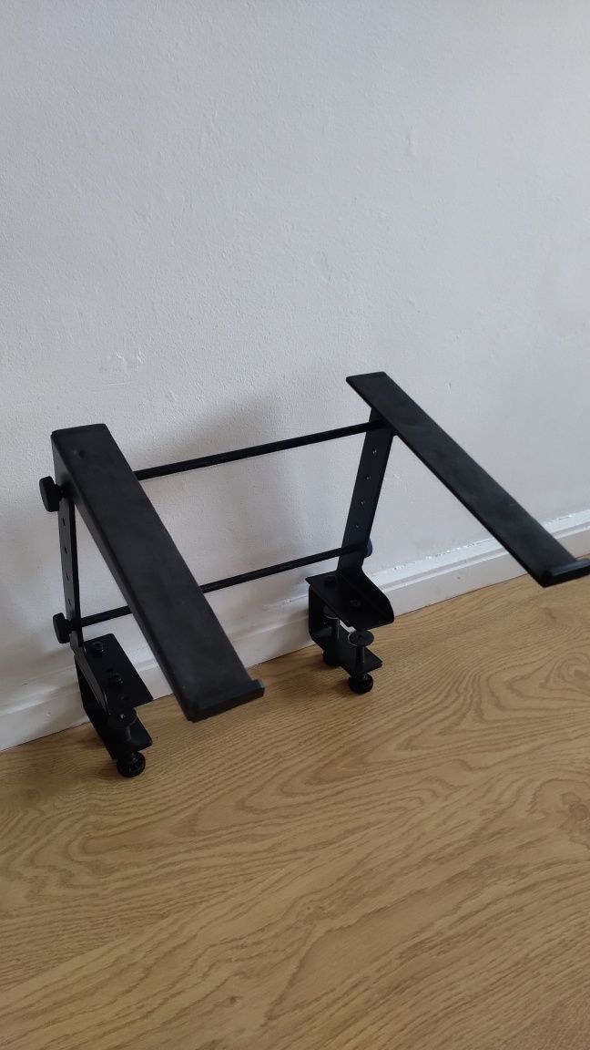 Laptop stand  de mesa