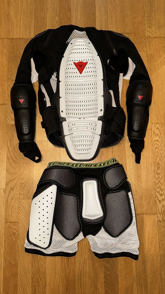 Продам захист екіпіровку Dainese черепаха сноуборд лижі мото італія