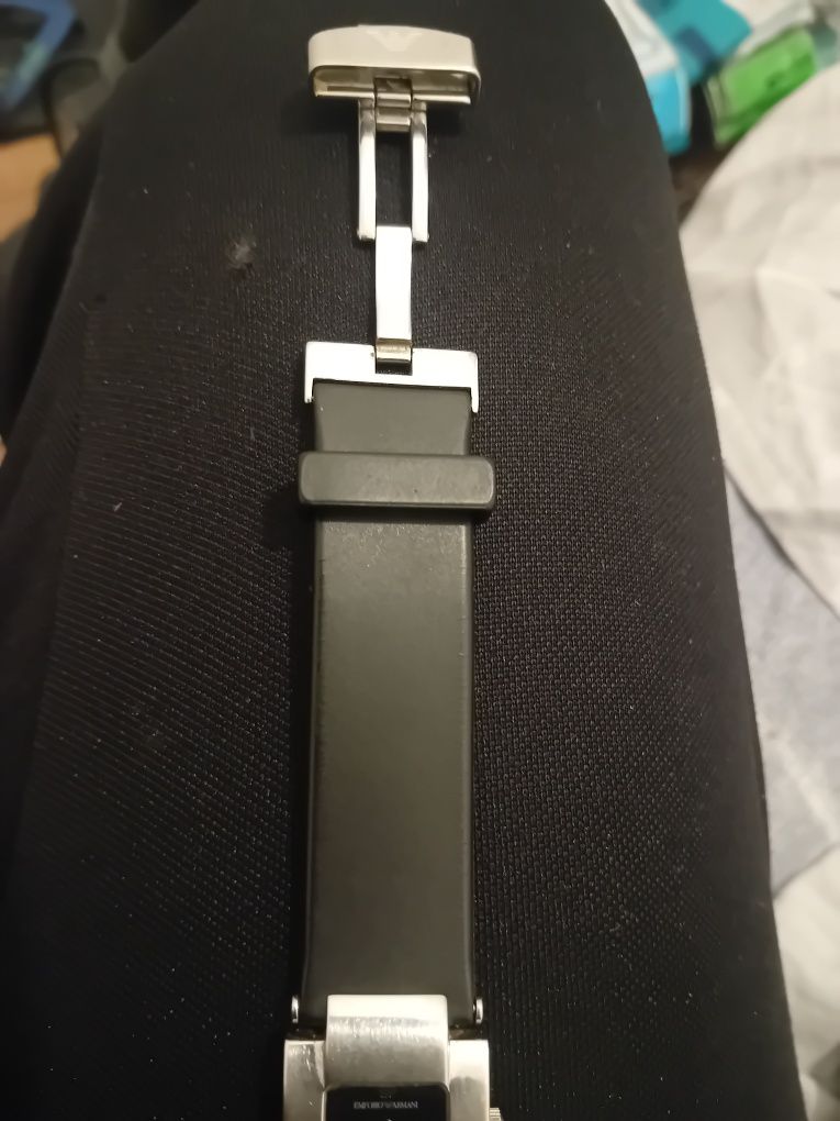 Relógio Emporio Armani usado mas no estado novo