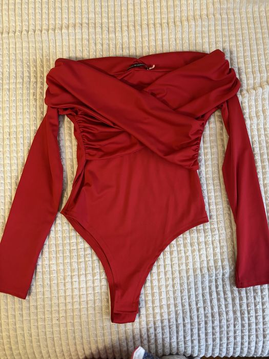 Червоне боді українського бренду