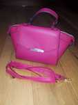 Elegancka damska torebka różowa pink z paskiem 33 x 21 cm jak nowa