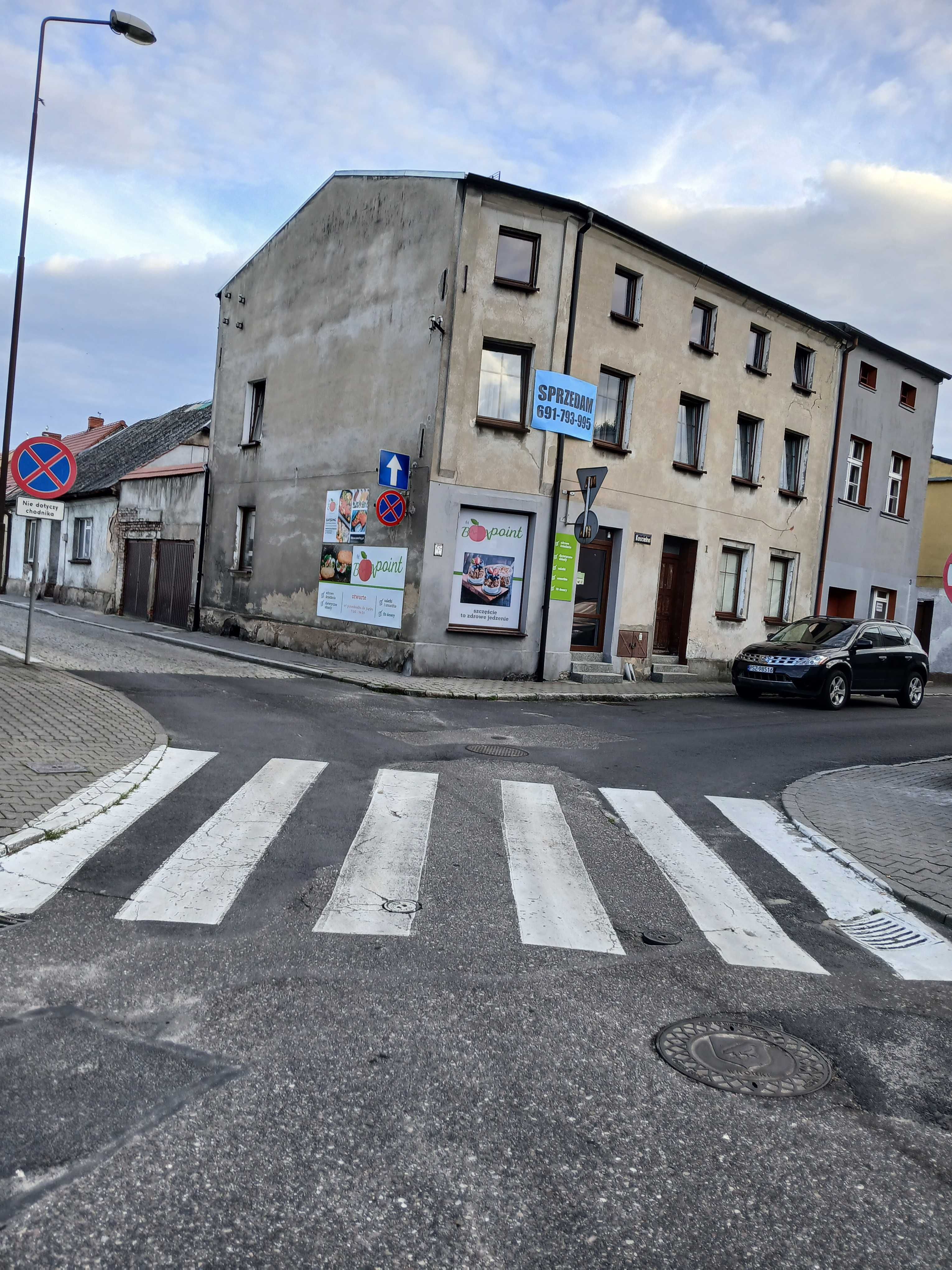 SPRZEDAM DOM w centrum Wronek