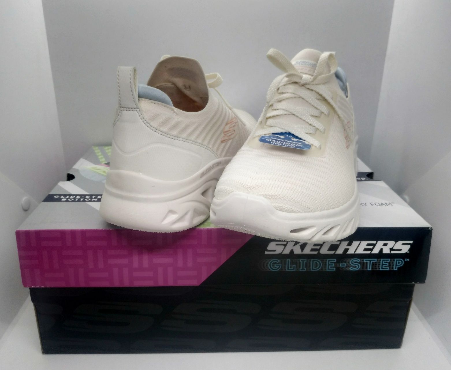 Шикарные EU41 27,5см кроссовки Skechers Glide-Step оригинал