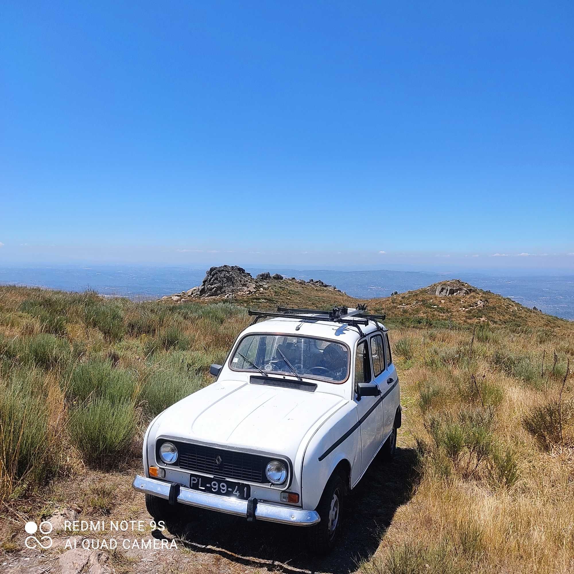 Renault 4L branca