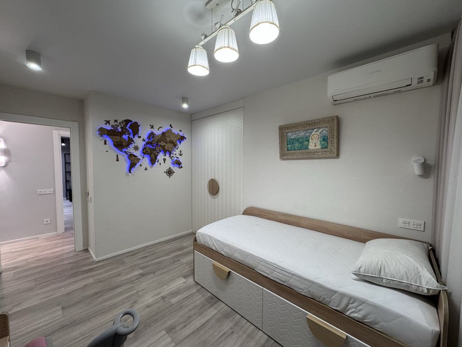 Аренда 3к.кв. Новострой 2000х, м. Центр рынок, Ул. Дмитриевская д.5.