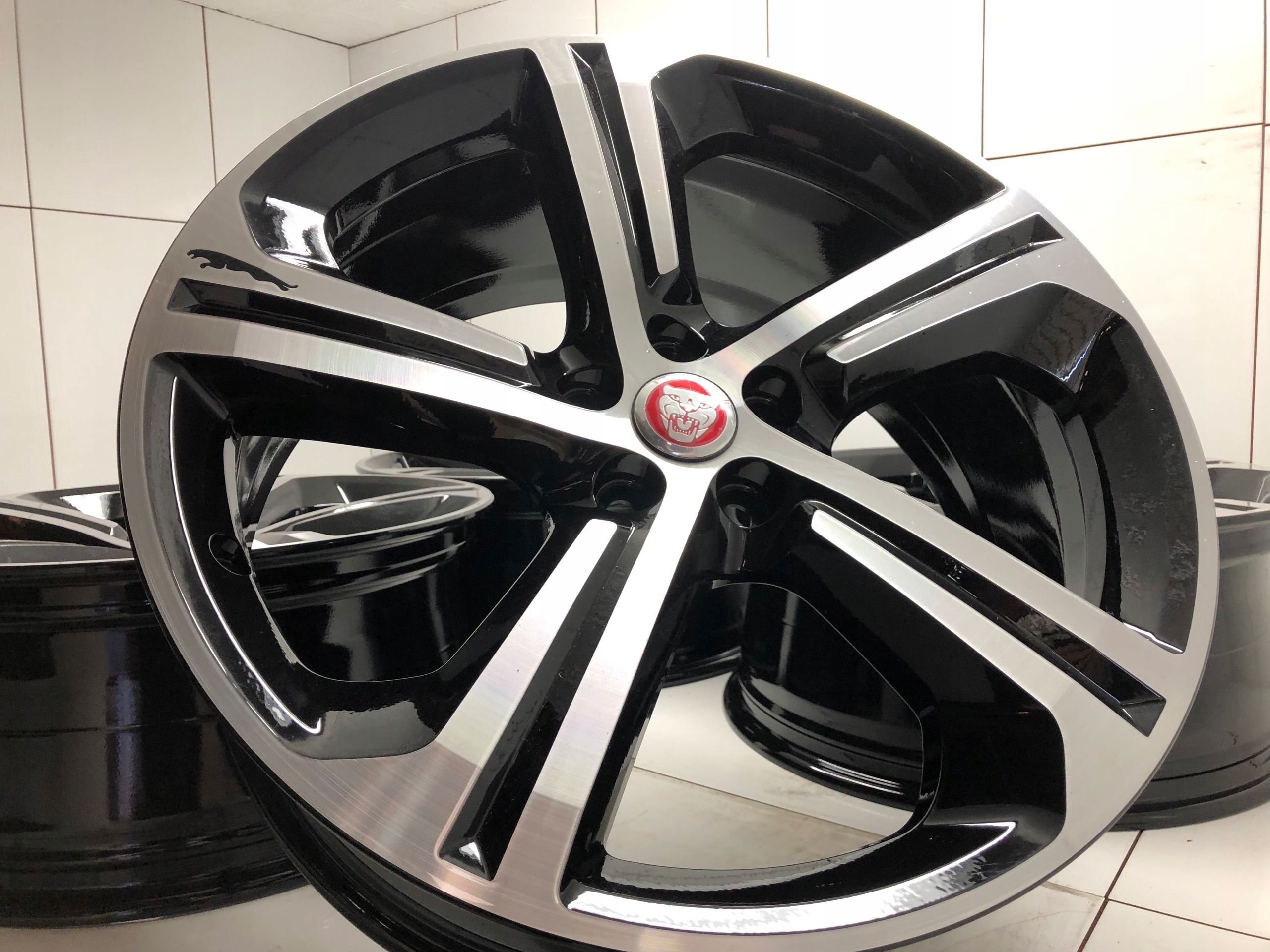 Felgi 19 Jaguar xj xk xf r Design 8 ET45 Oem jak Nowe
