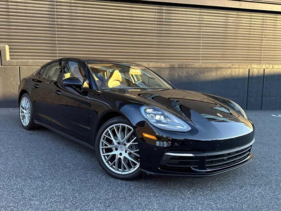 Porsche Panamera      2018