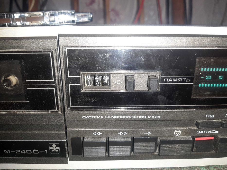 Маяк 240 с-1 касетний магнитофон + АС.