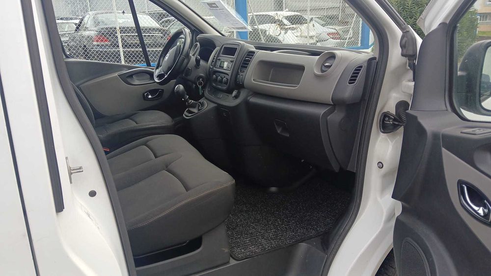 Renault Trafic Furgão L1H1 1.0T 1.6 dCi 120cv - IVA DEDUTÍVEL