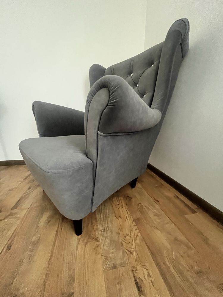 Dwa eleganckie fotele Uszaki Premium