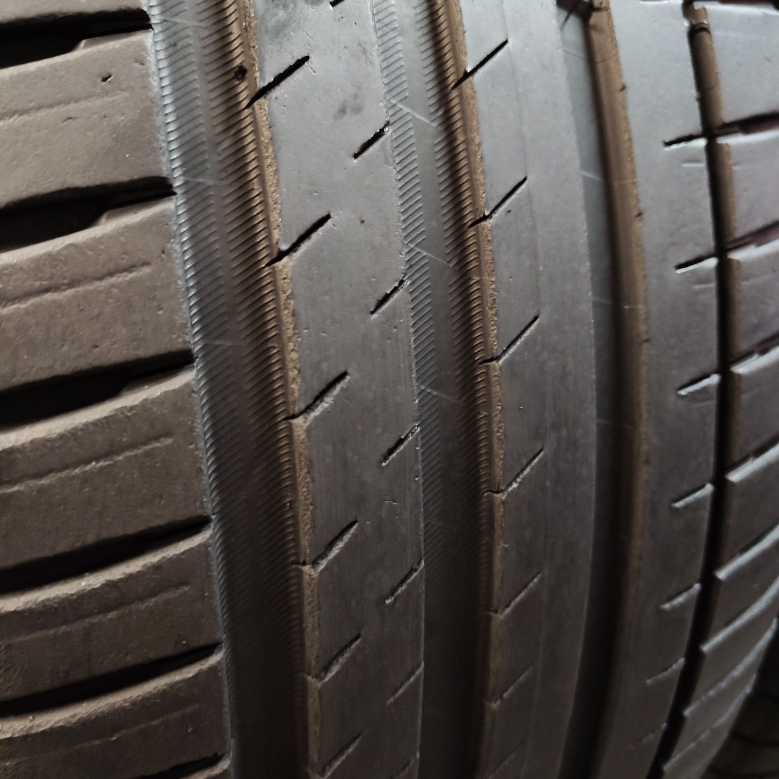 255/45/20 XL Sprzedam parę opon letnich Michelin