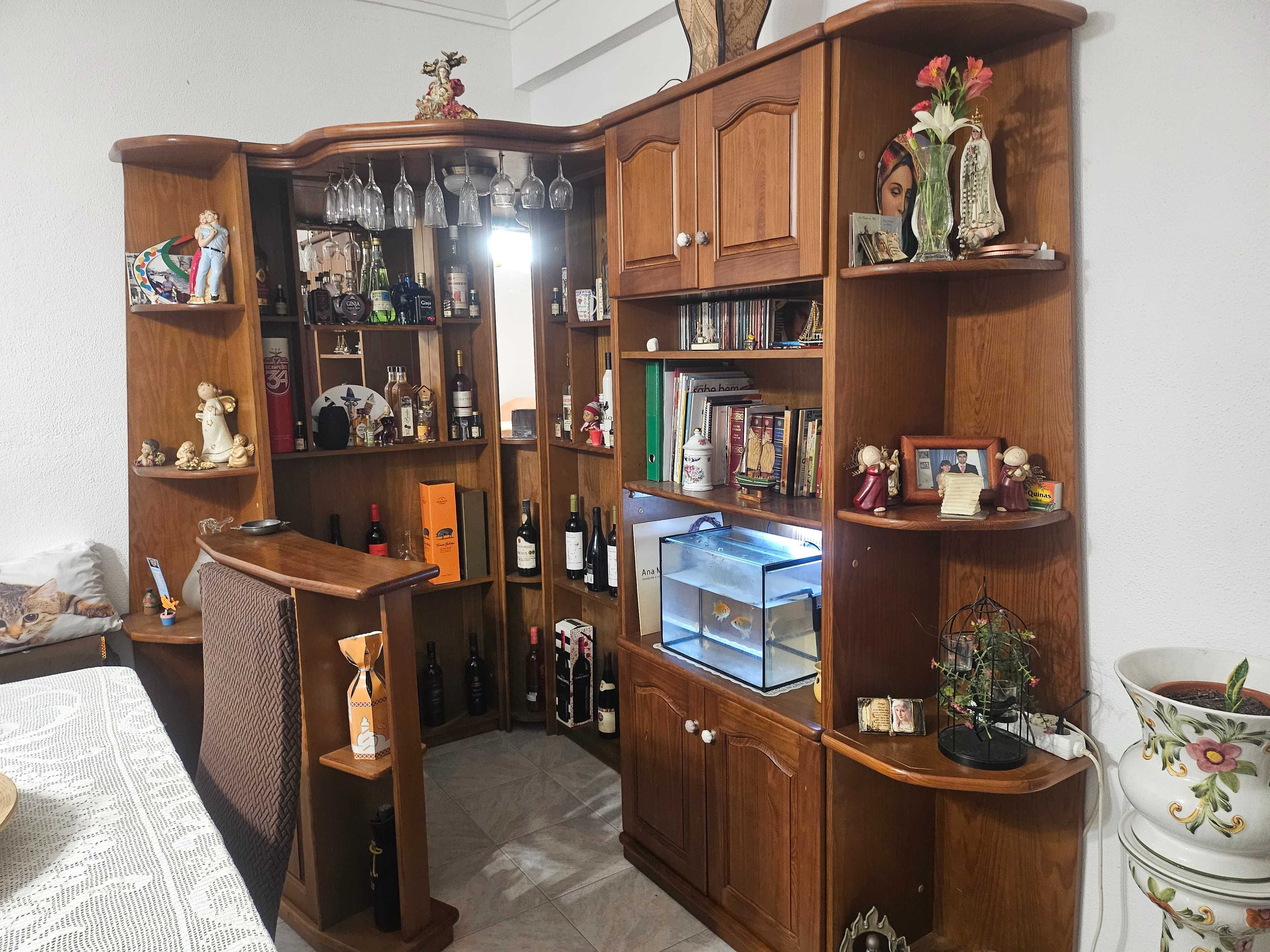Movel alto de sala