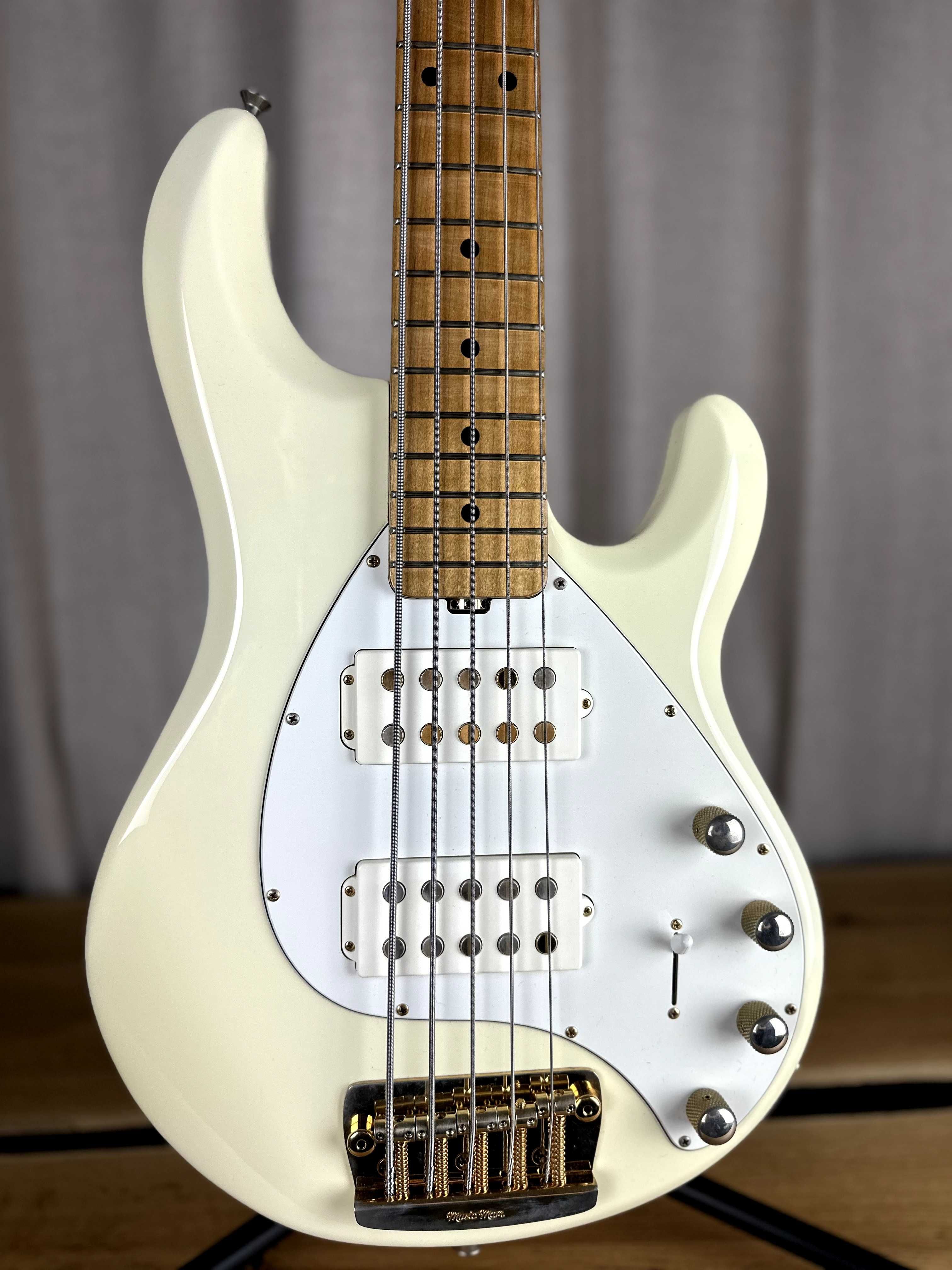 Music Man StingRay 5HH USA - Ivory White - Бас гітара