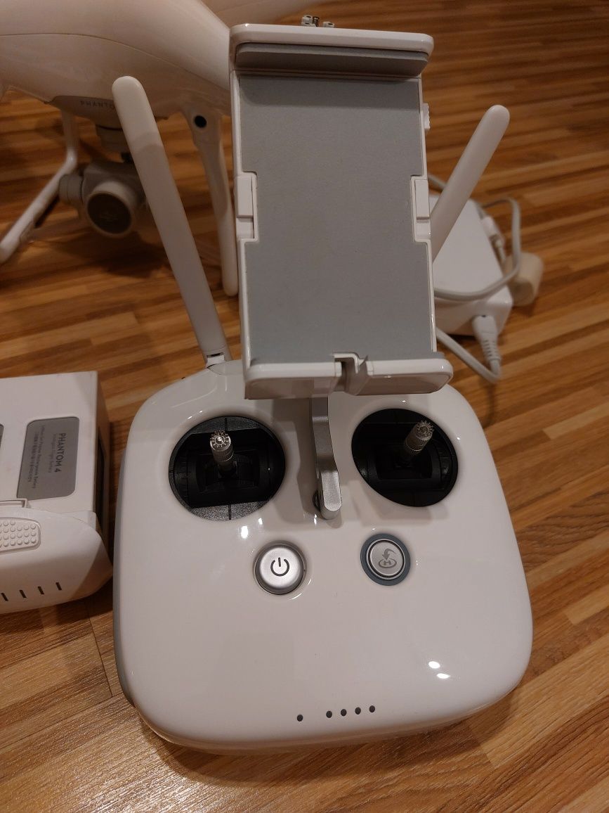 DJI Phantom 4 cały zestaw 2 baterie