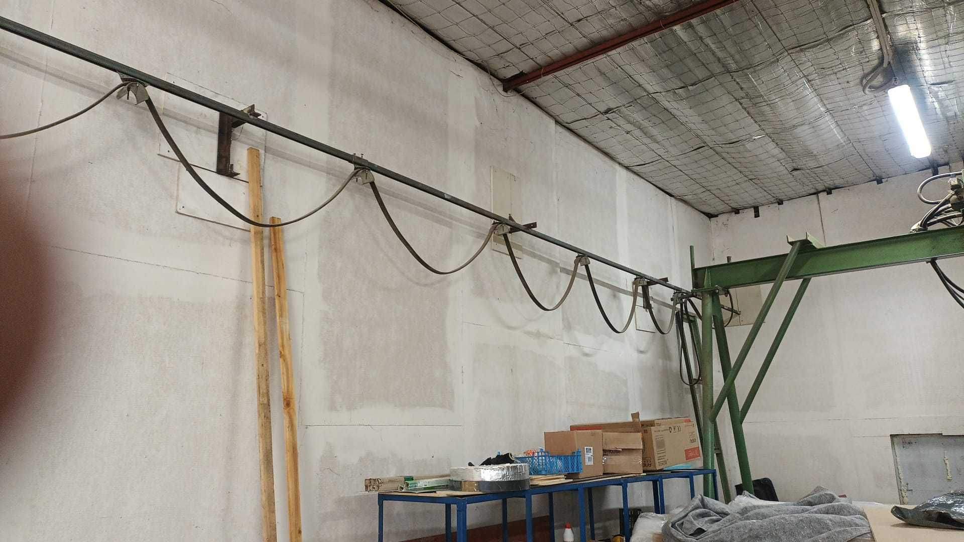 Linia do produkcji wiązarów, prasa hydrauliczna, płyty stalowe, stoły